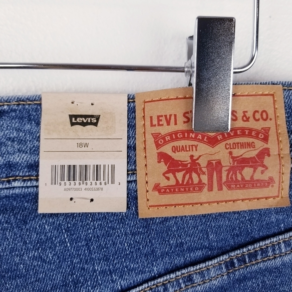 Levi's Wedgie Straight Fit A09770003 Button Fly Jeans NWT - Picture 10 of 14
